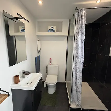 Le Mauroy - 800 M Stadium - Terrace - Parking - Wifi - Netflix Apartment Villeneuve-d'Ascq